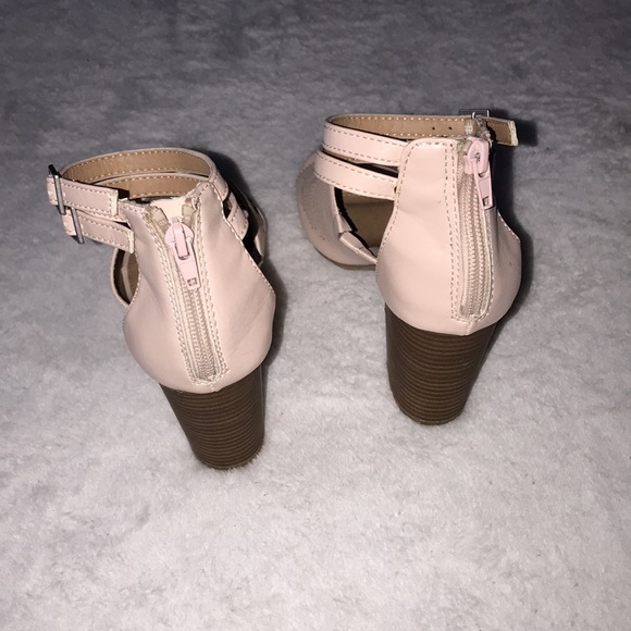 Maurices Nude Pink Strappy Heeled Open-Toed Sandal Heels 🌸 - Picture 4 of 5